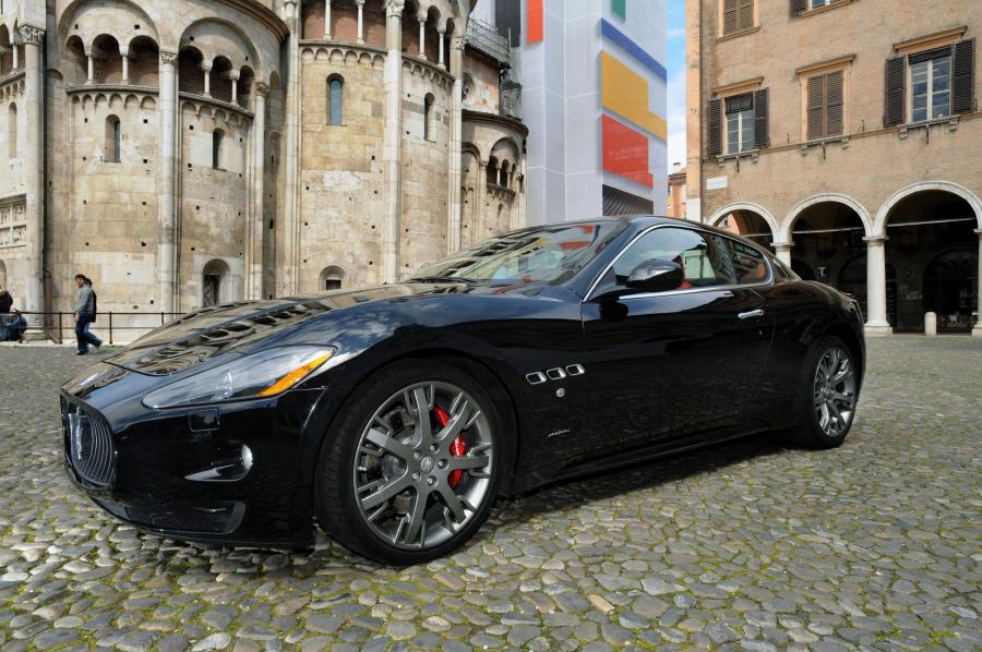  Maserati GranTurismo S 2010 года  (фото 3 из 13)